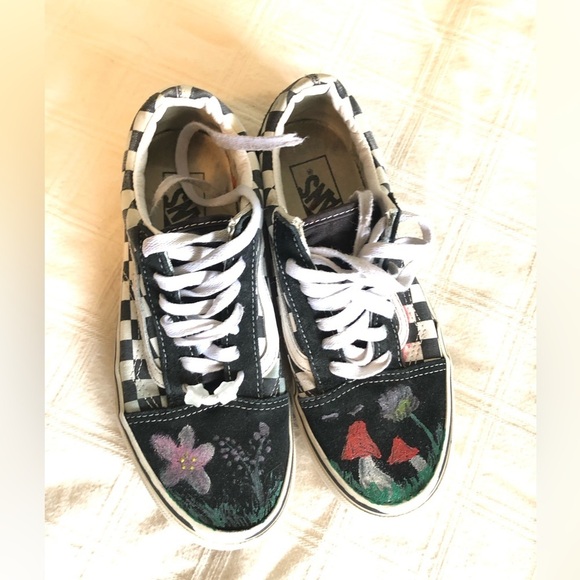 Vans  checkered hand painted mushrooms Women 7.5 - Picture 2 of 8